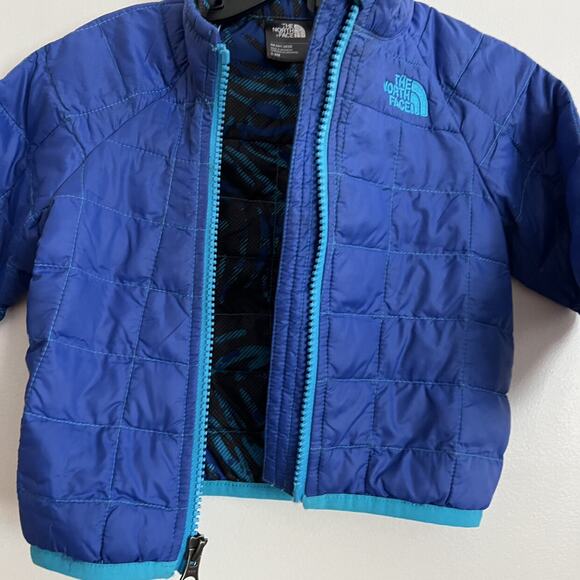 The North Face Blue Jacket - Picture 5 of 12